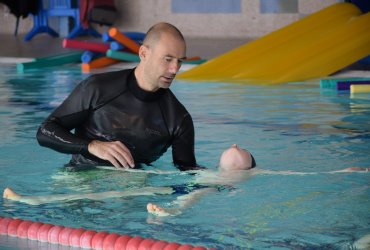 "LES CLASSES BLEUES" À LA PISCINE